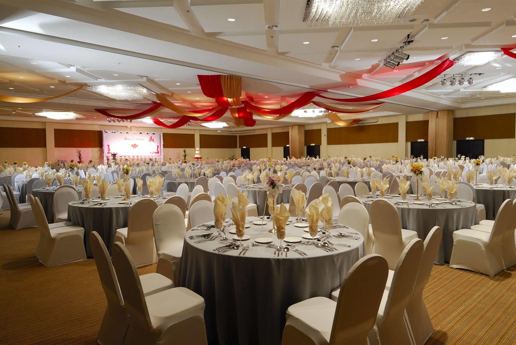 Borneo Royale Hotel Tawau Extérieur photo