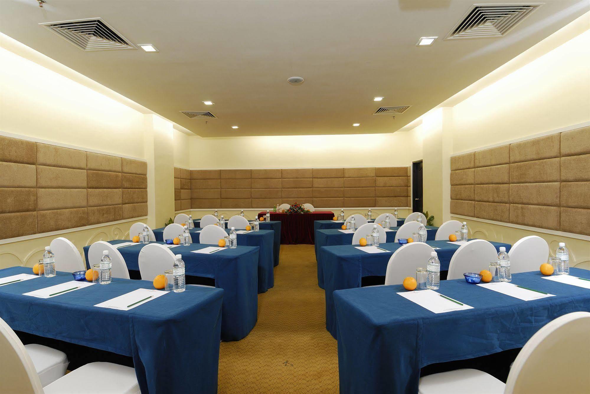 Borneo Royale Hotel Tawau Extérieur photo