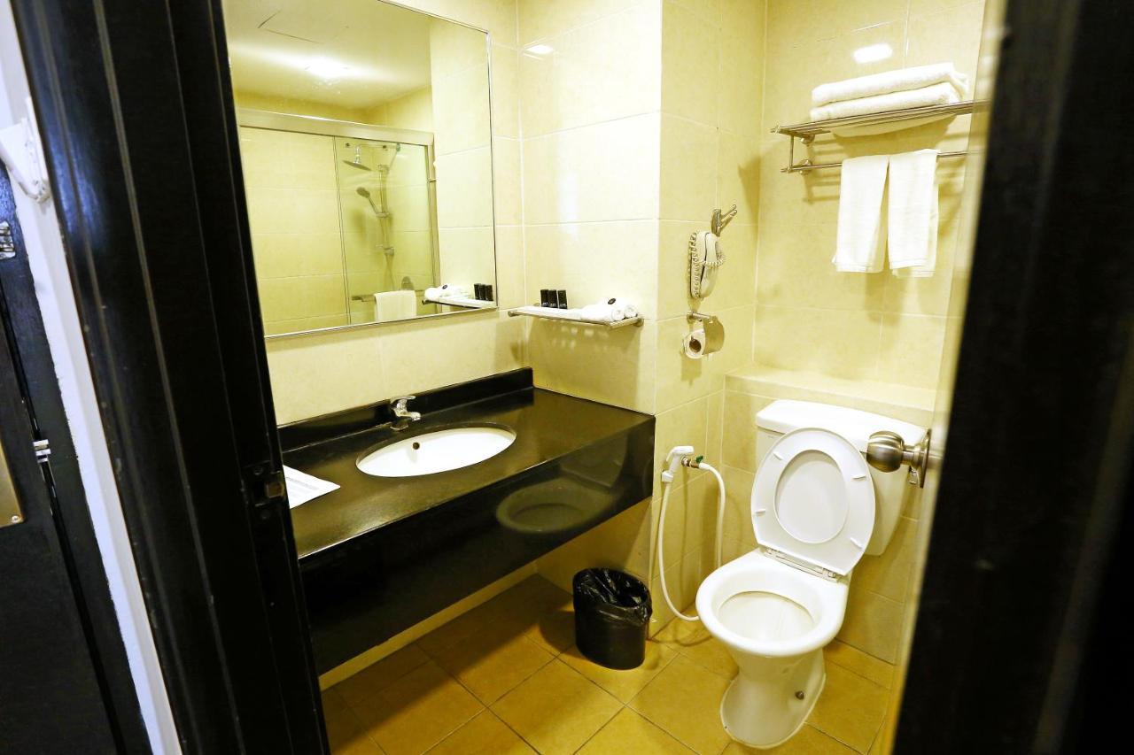 Borneo Royale Hotel Tawau Extérieur photo