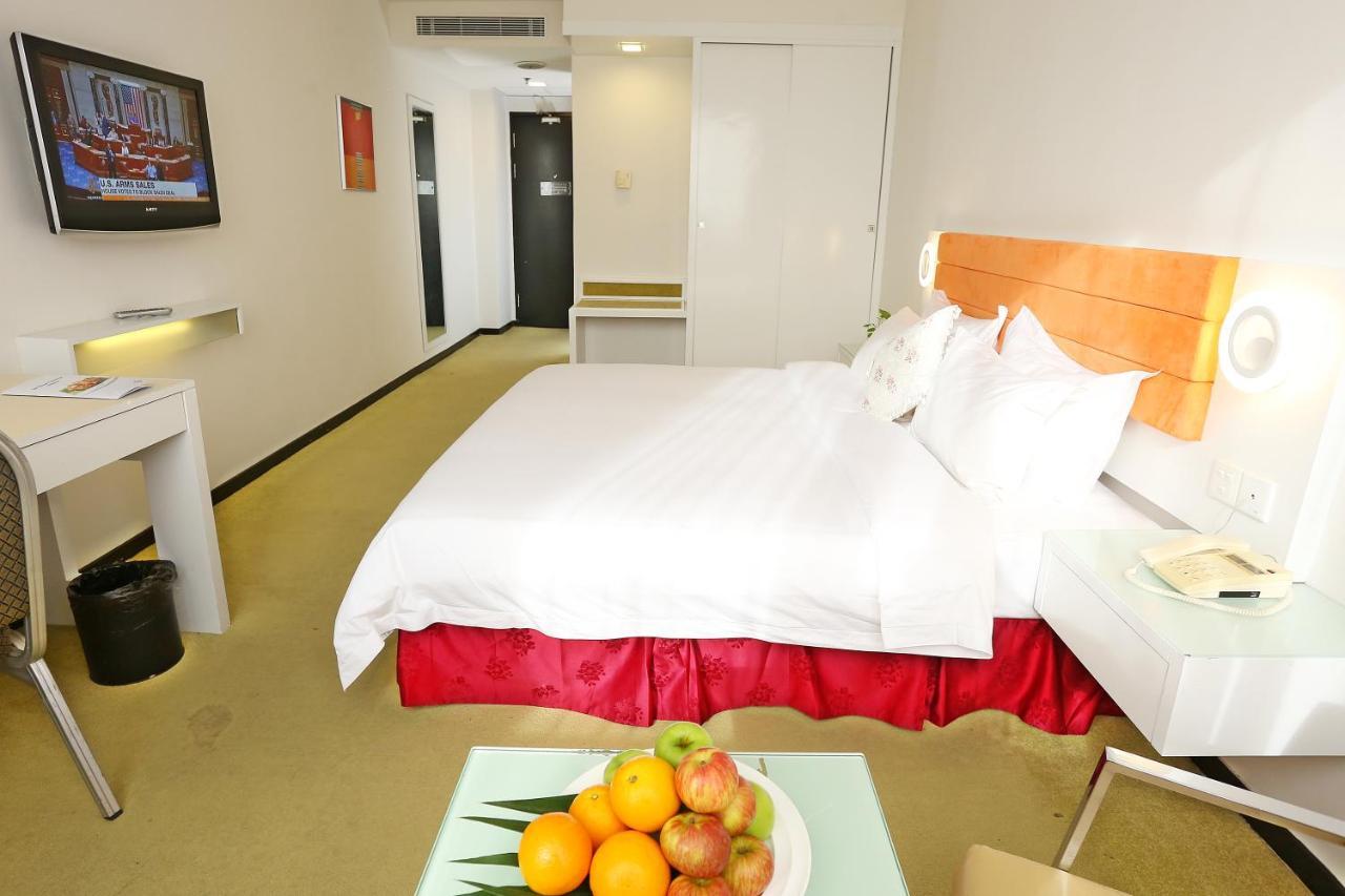 Borneo Royale Hotel Tawau Extérieur photo
